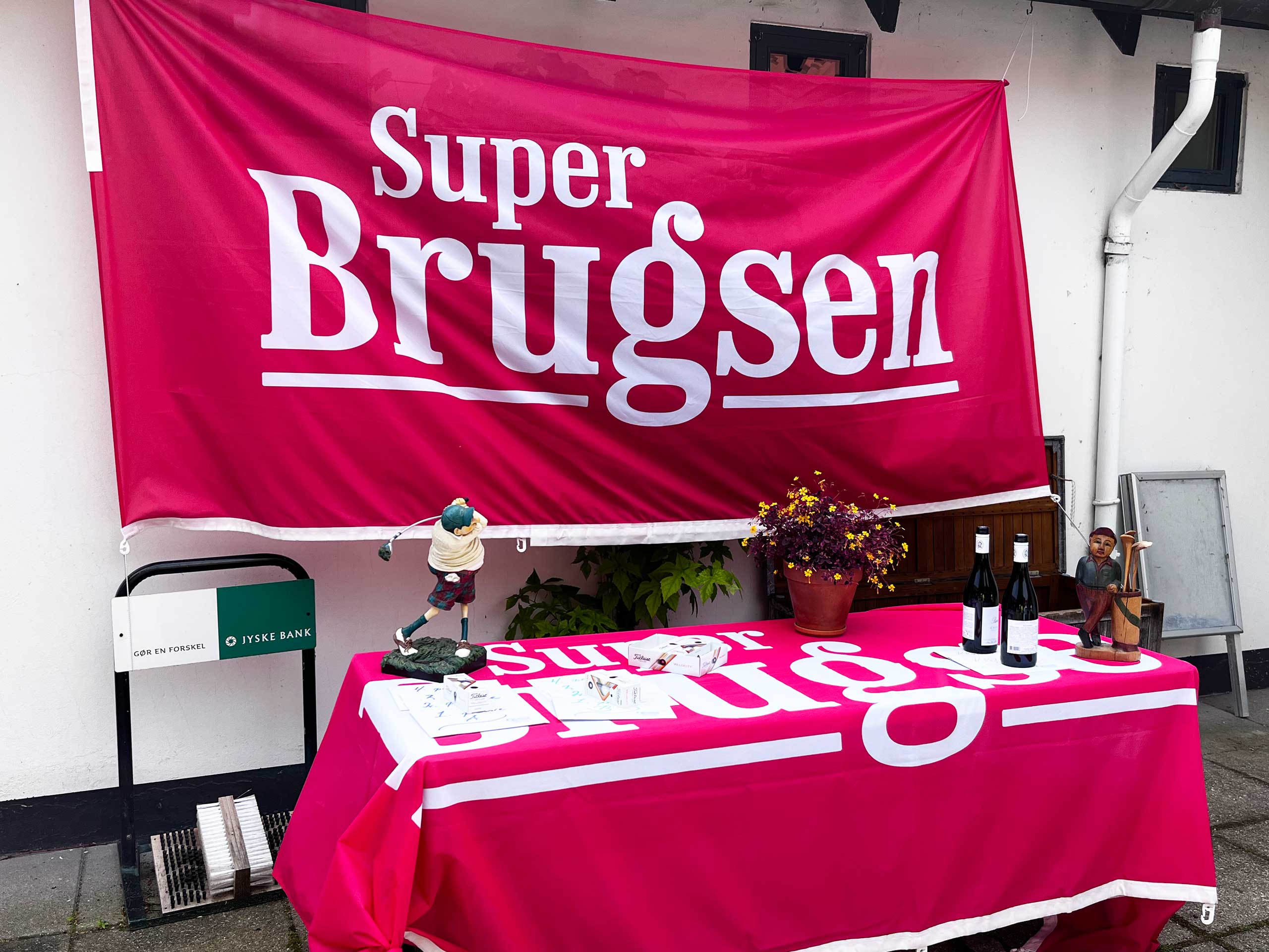 SuperBrugsen var igen i år sponsor i turneringen Ægtepar/Sambo i Gilleleje Golfklub