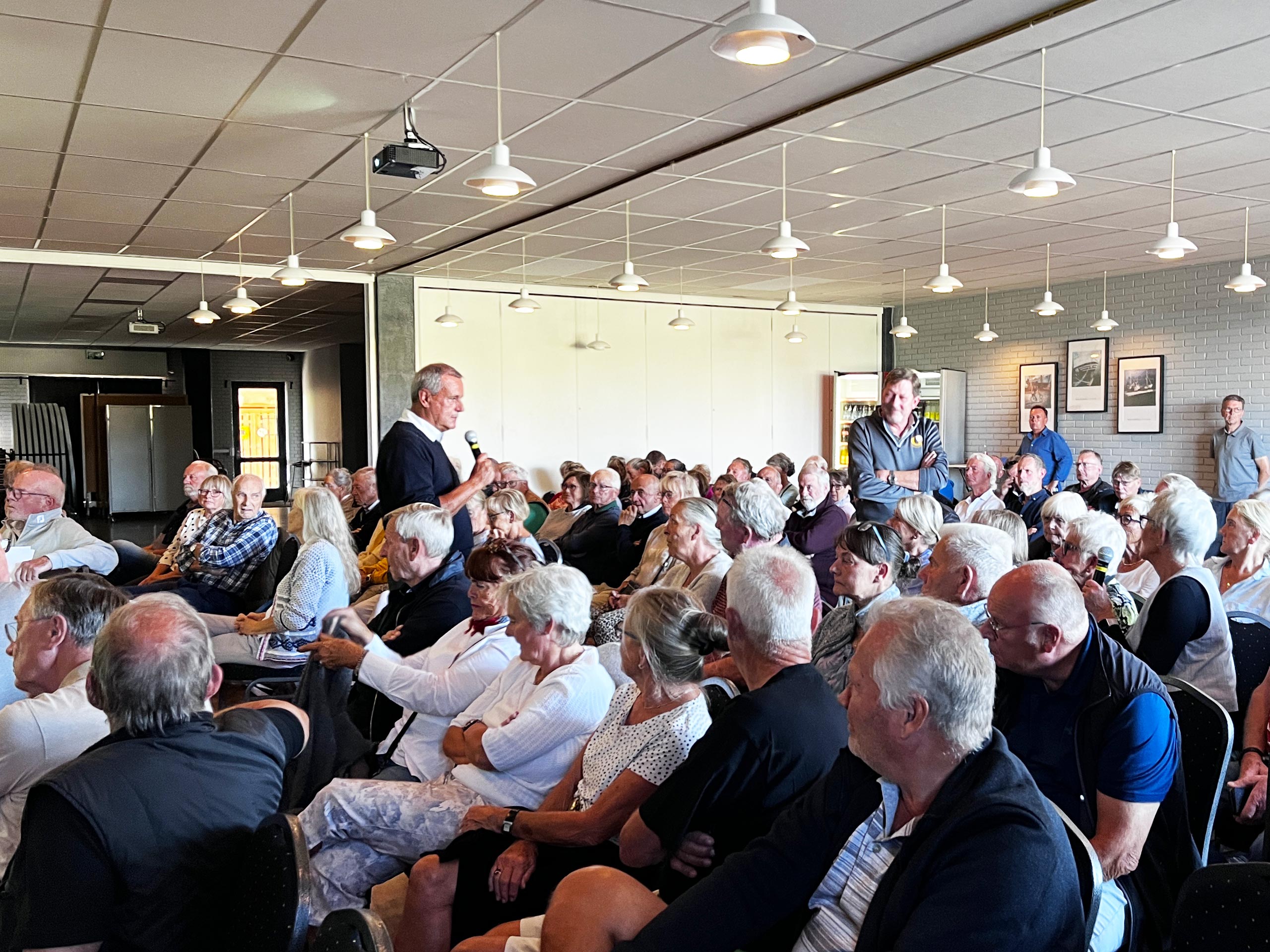 Mere end 150 deltagere kom til medlemsmøde i Gilleleje Golfklub