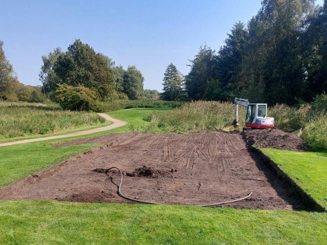 Teestedet på hul 8 bliver ændret.