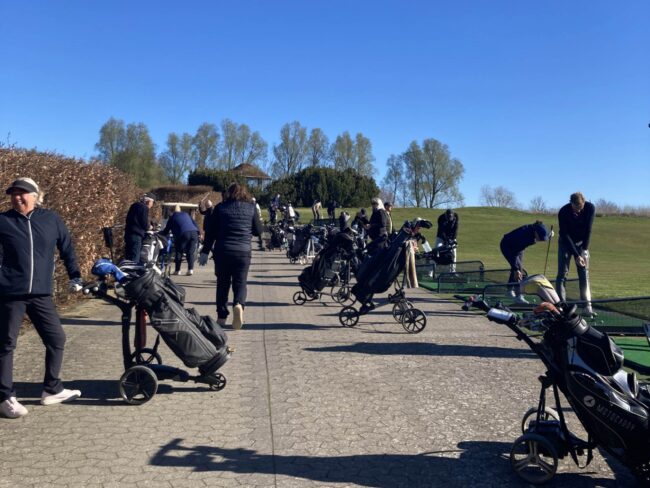 Drivingrangen ved turneringen for Nye Medlemmer